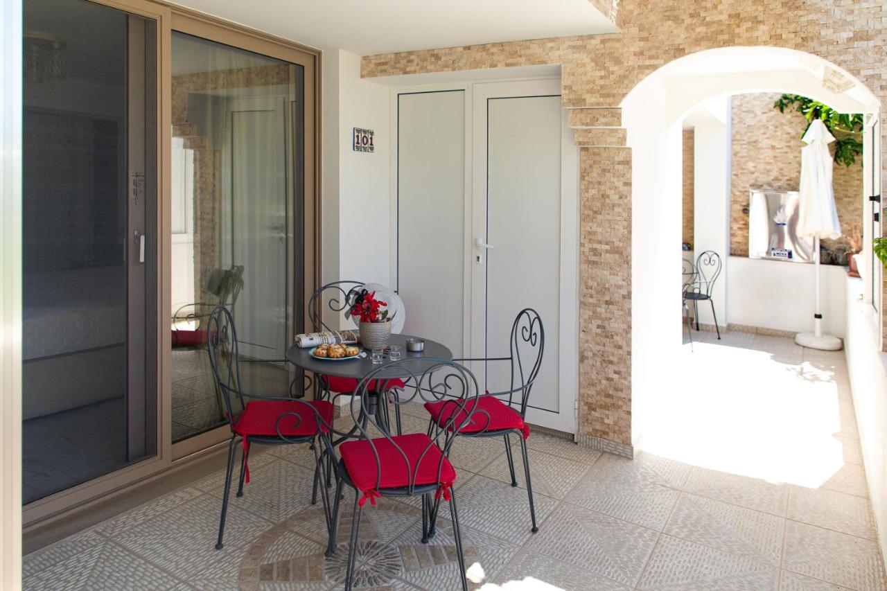 Elimia Suites & Studios Makrýgialos 外观 照片